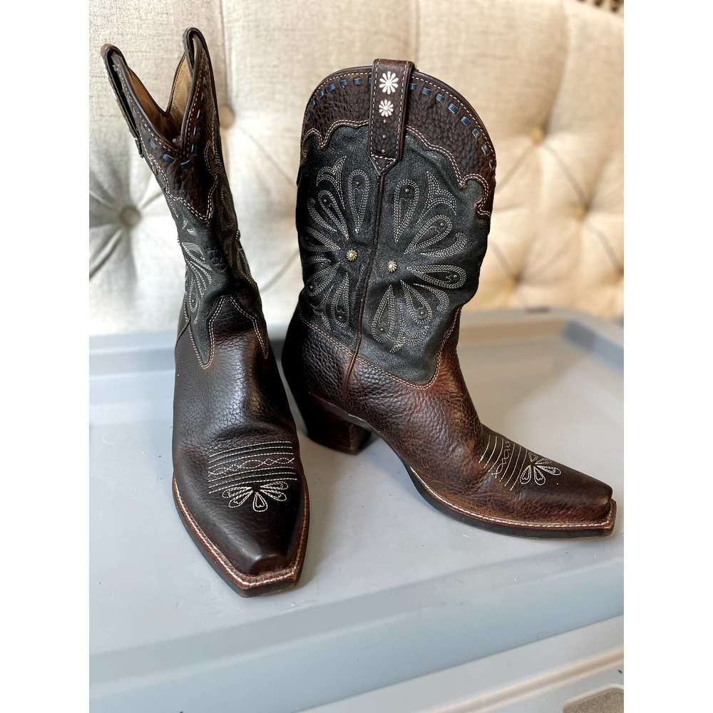 Ariat Women's Leather Mid-Calf Embroidered Square Toe Western Boots. EUC! Sz 9